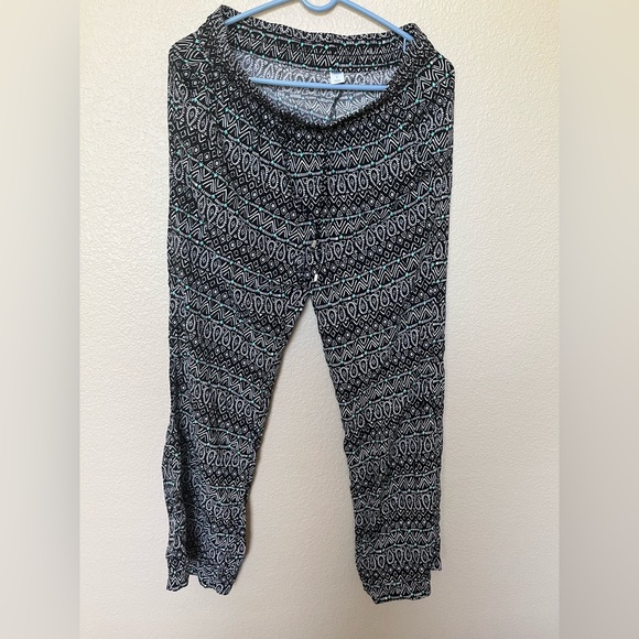 Old navy Woman Trousers - Picture 3 of 3